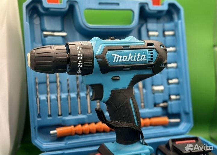 Шуруповерт-дрель Makita 2893 с набором