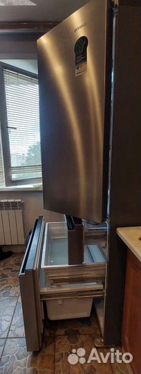 Холодильник Gorenje NRM8181UX