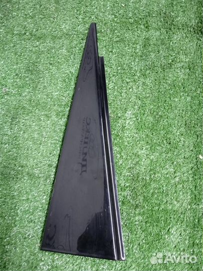 Накладка двери задней левой VW Touareg 2002-2010