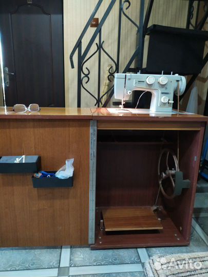 Швейная машина Подольск 142