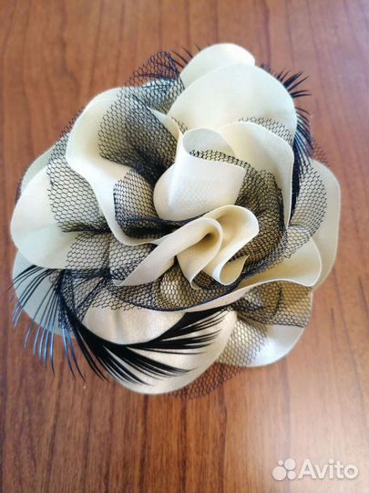 Декоративный цветок с 2-мя видами крепления