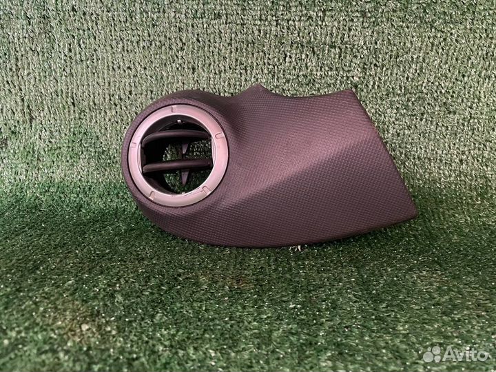 Дефлектор воздушный Renault Sandero I 2009-2014