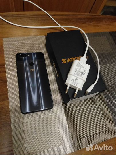 ZTE Blade V9, 3/32 ГБ