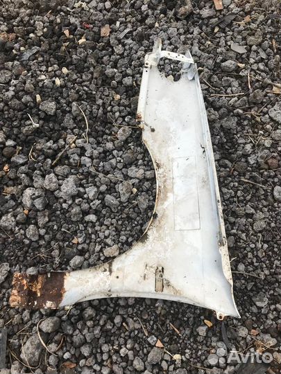 Крыло переднее правое Nissan Sunny N14