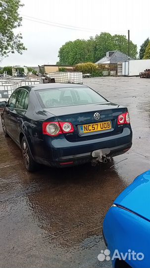 Бампер задний volkswagen jetta 5