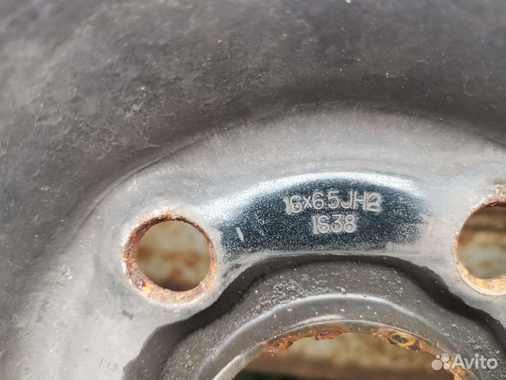 Комплект шины и диски 16x6.5 jh2 is38 205/70R16