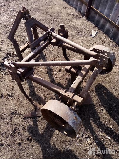Навесное плуг однокорпусный, лопата, культиватор