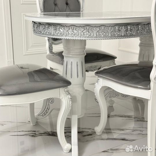 Кухонный стол 