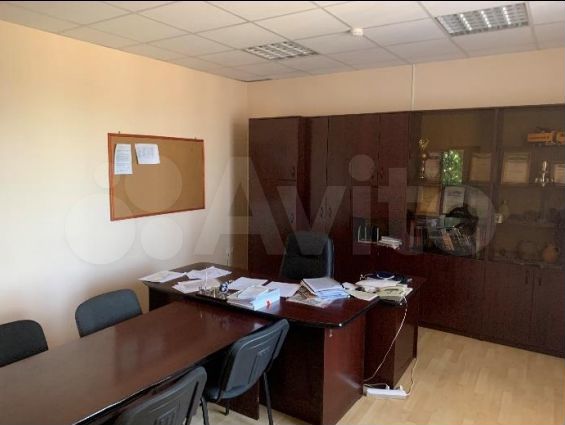 Здание, 3170 м²