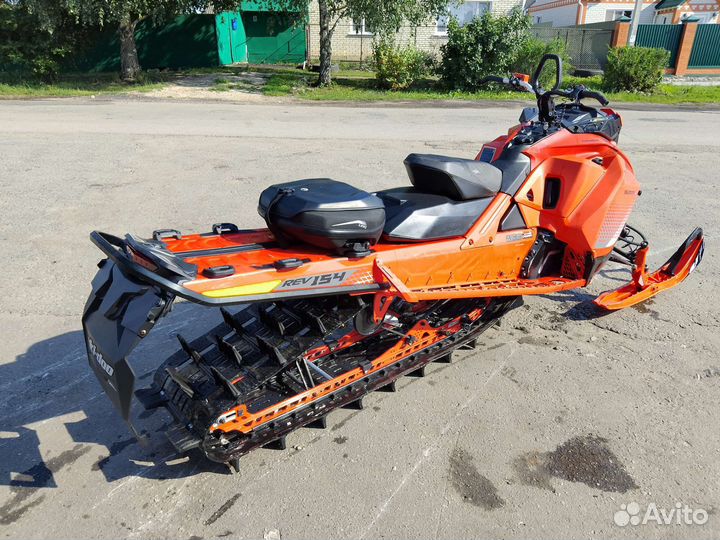 Снегоход BRP Summit G4