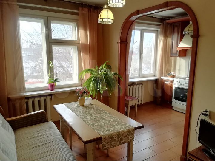 4-к. квартира, 70 м², 4/9 эт.