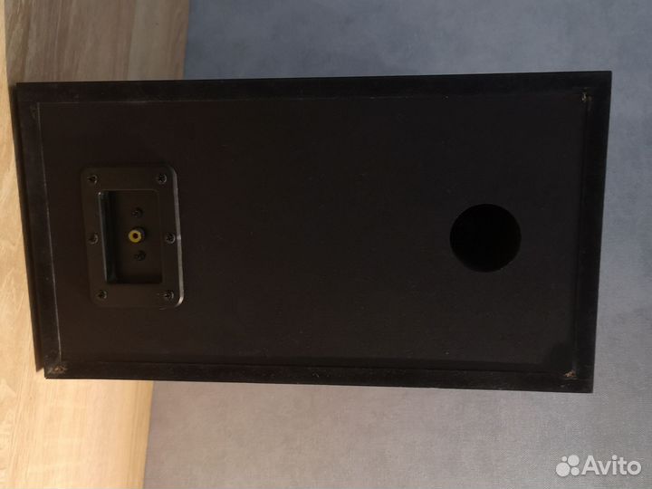 Музыкальная колонка Genius