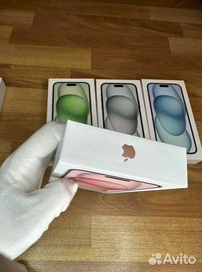 Коробки iPhone 15