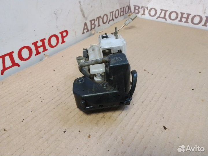 Замок двери задний правый Honda Cr-V 2.0 АКПП 2000