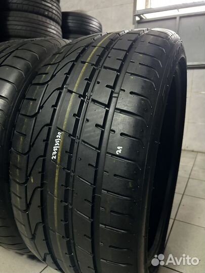 Pirelli P Zero 275/35 R20