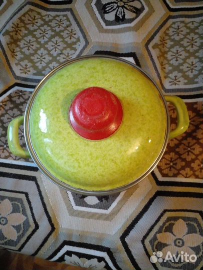 Кастрюля эмалированная