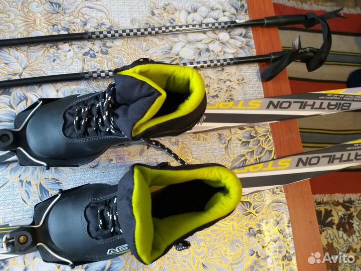 Детский лыжный комплект (лыжи, палки, ботинки)