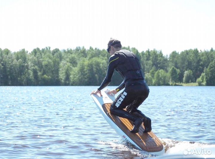 Доска для серфинга с мотором Доска для серфинга с