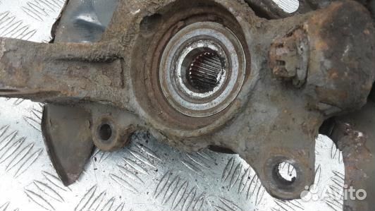 Ступица передняя правая toyota corolla E12 (LBG17N