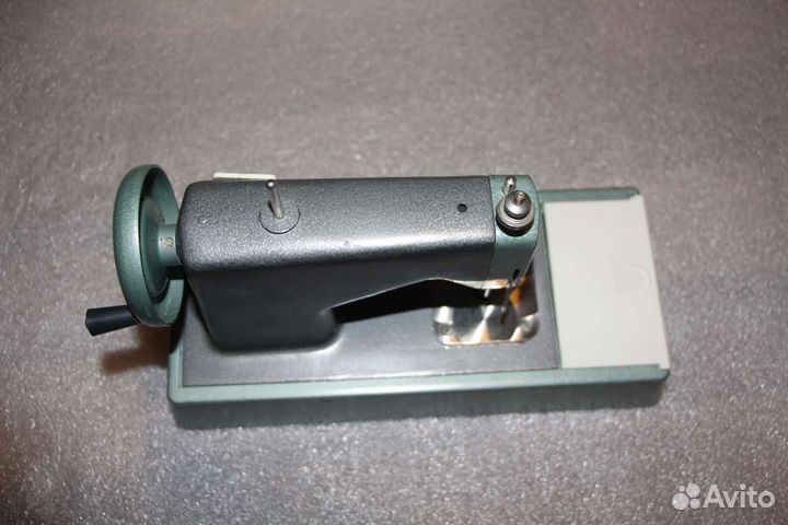 Детская швейная машинка. СССР. Состояние новой