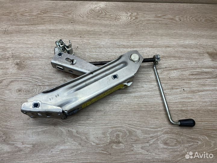 Домкрат штатный Audi A6 C5 Арт. 77622