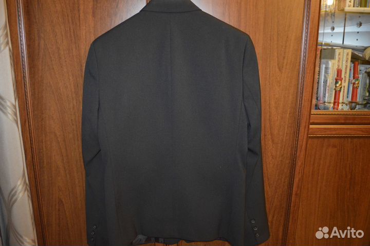 Новый черный пиджак - можно и для школы