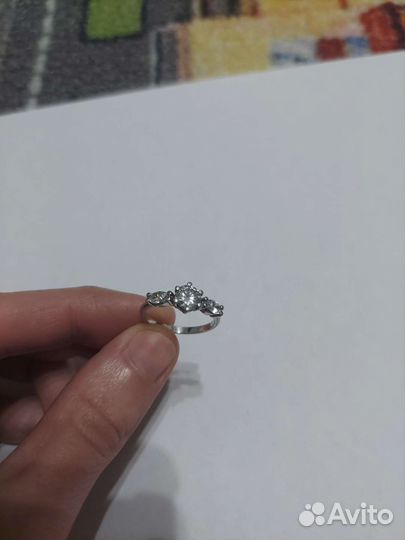 Серебряное кольцо с фианитами