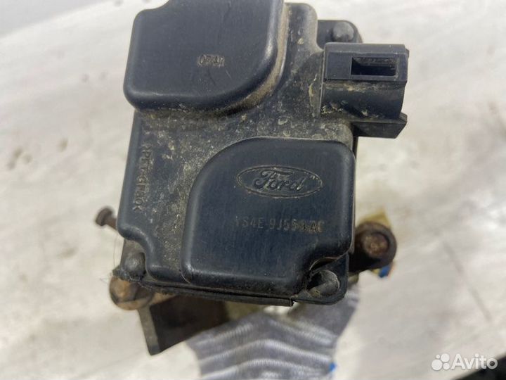 Коллектор впускной Ford Focus 1 Usa (98-05) седан