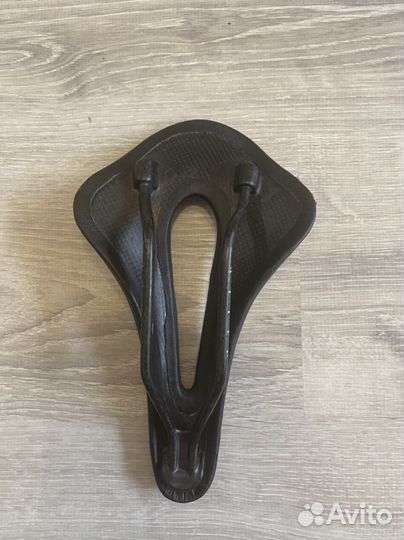 Седло для шоссейного велосипеда