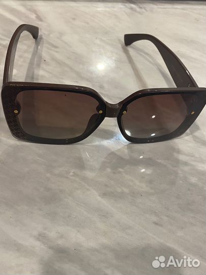Солнцезащитные очки женские chanel