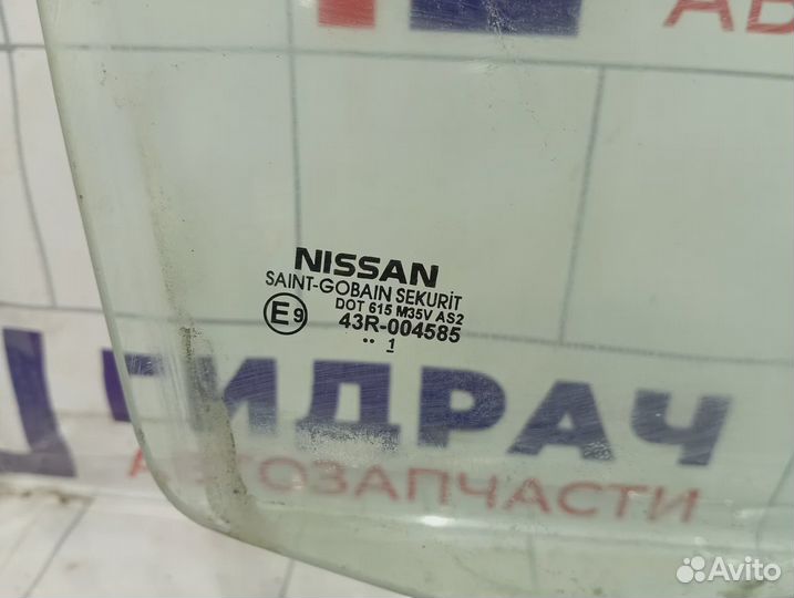 Стекло двери передней правой Nissan Tiida (C11) 80300-EL000