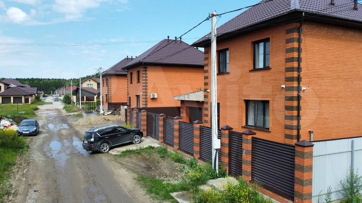 Коттедж 256,4 м² на участке 6,7 сот.