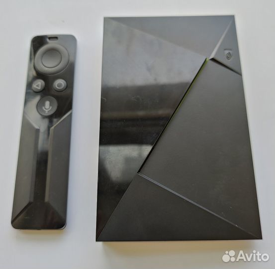 Nvidia shield 4K Atmos приставка+пульт