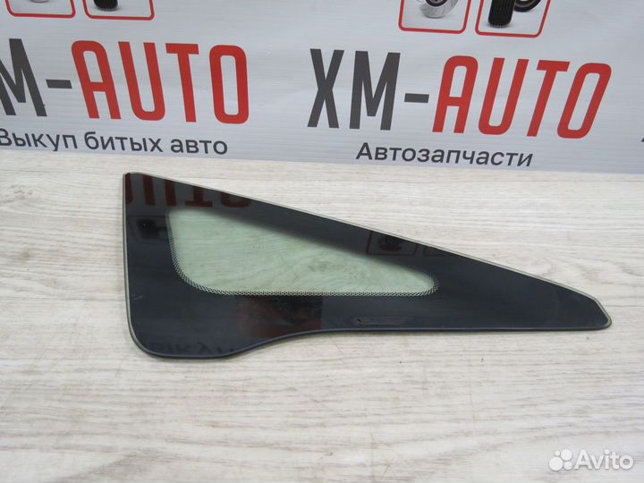 Форточка передняя правая Honda Civic 8