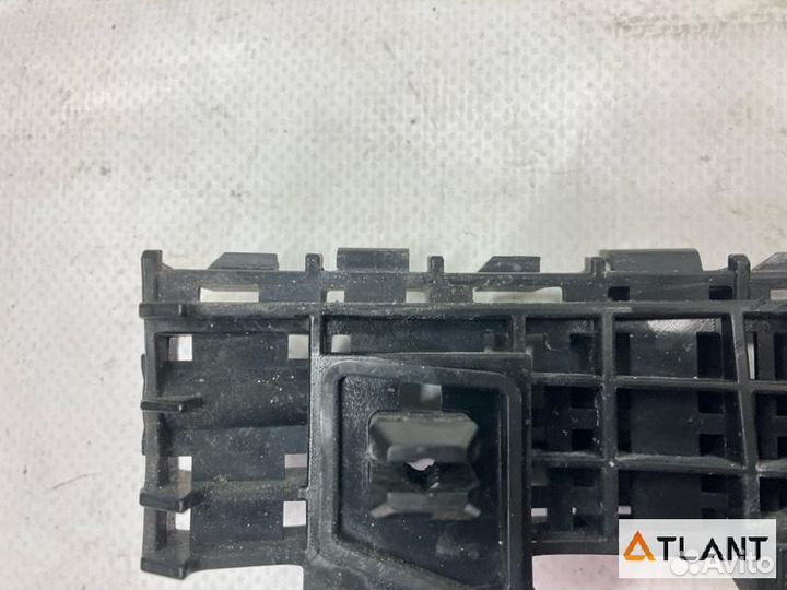 Крепление бампера передняя левая honda insight