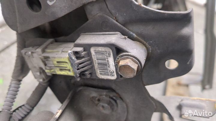 Рамка передняя Toyota Avensis 3