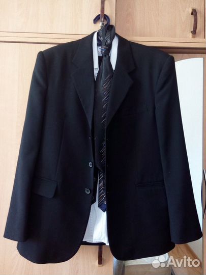 Продам костюм