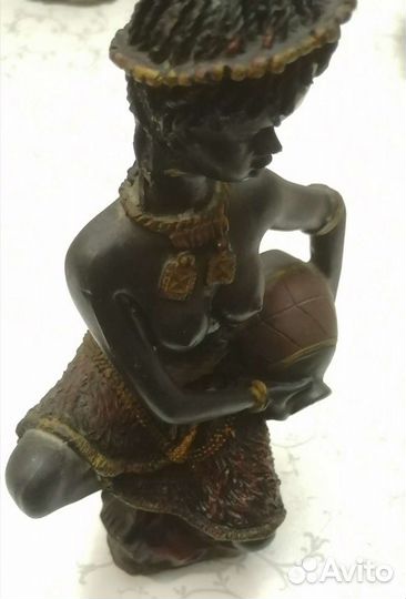 Статуэтка женщина