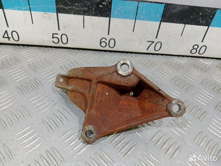 Б/У Кронштейн промежуточного вала Ford#001