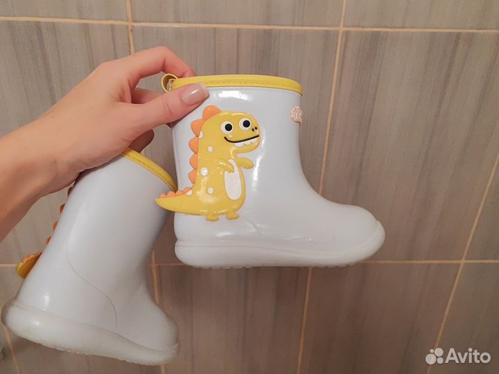 Резиновые сапожки 23