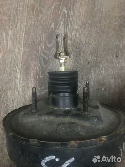 Вакуумный усилитель тормозов Toyota Mark 2 GX90