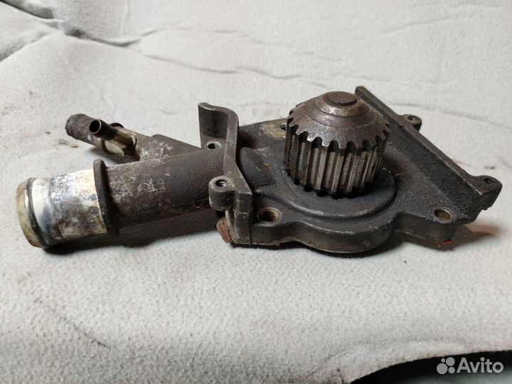 Помпа, насос водяной Ford Focus 1 Split Port 2.0