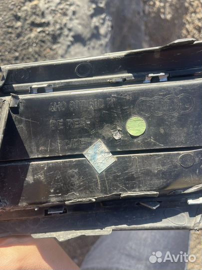 Решатка бампера правая Audi A8 D4 рест