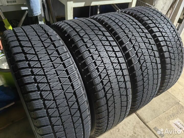 Bridgestone Blizzak DM-V3 225/55 R18