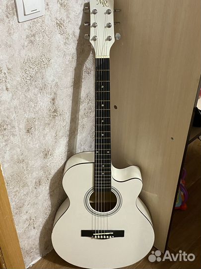 Акустическая гитара