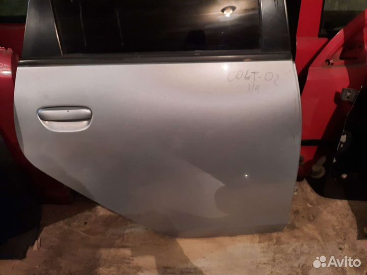 Дверь задняя правая Mitsubishi Colt Z25A