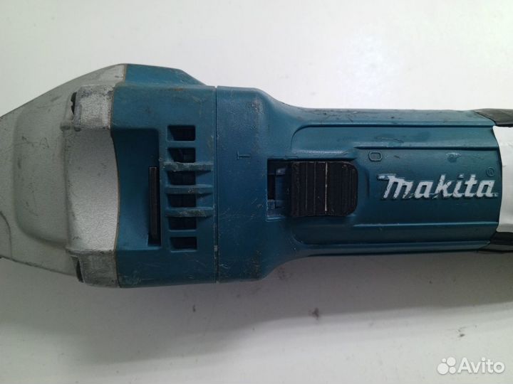 Электрические листовые ножницы Makita JS1601 (км13