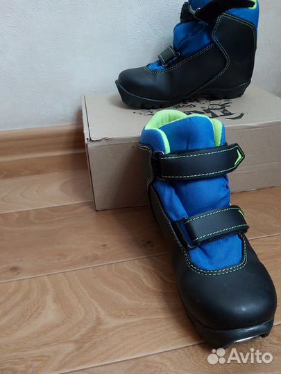 Лыжные ботинки