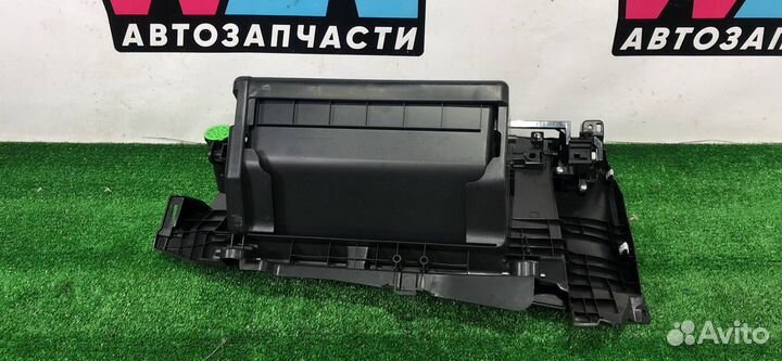 Бардачок Honda clarity 2018 77500RTA0