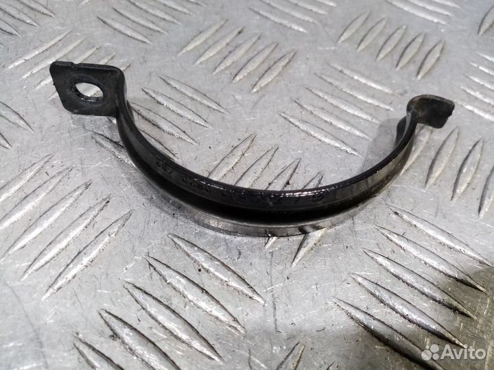 Б/У Кронштейн помпы электрической#002